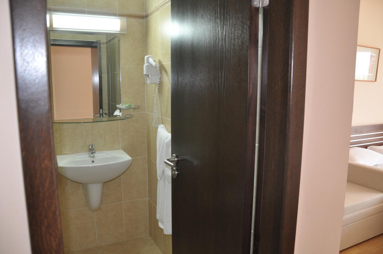Luxor Apartments Pomorie Exterior photo